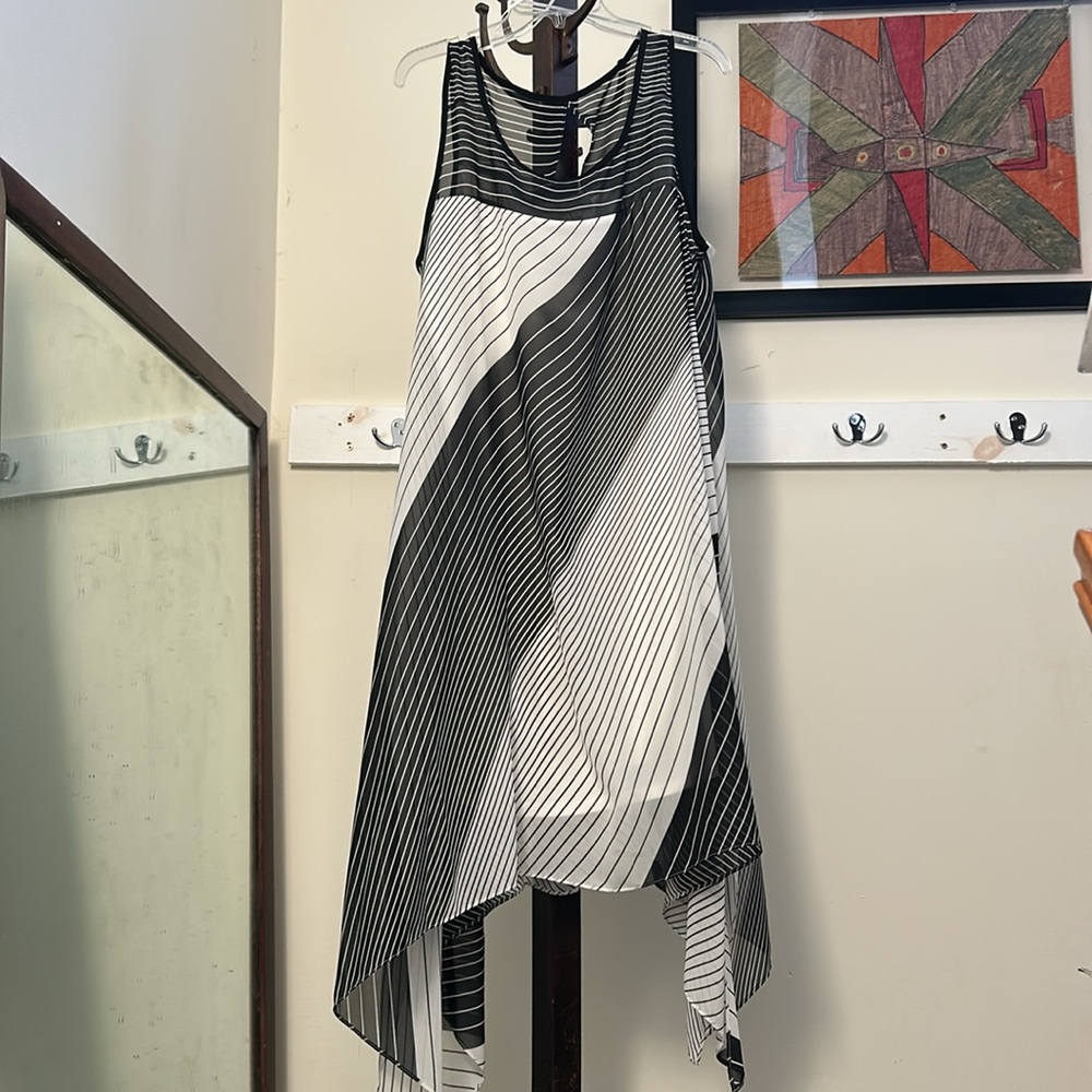 Signature by Robbie Bee Sheer Sharkbite Sleeveless Dress Black/White 16W EUC - Picture 2 of 8